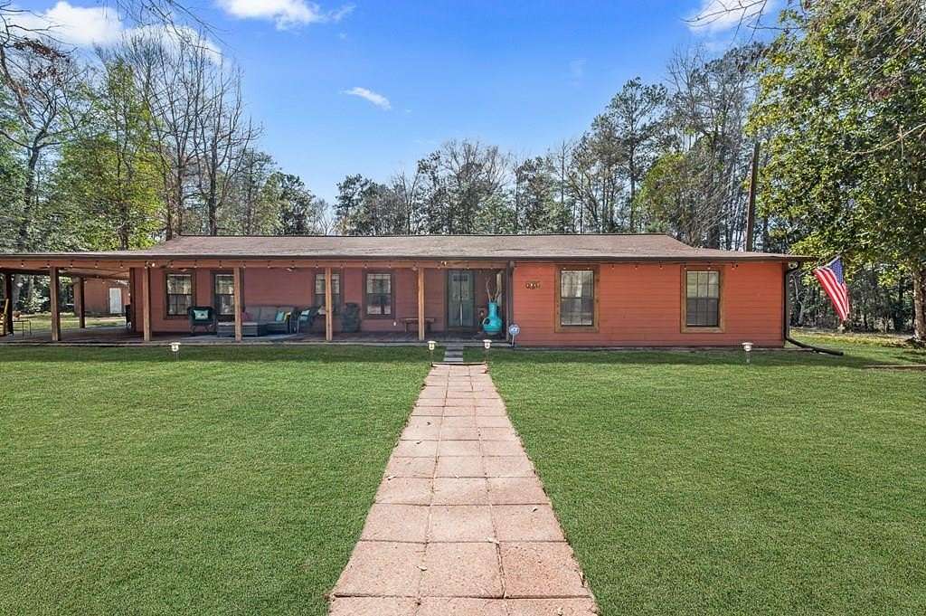 5.86 Acres of Land with Home for Sale in Jasper, Texas