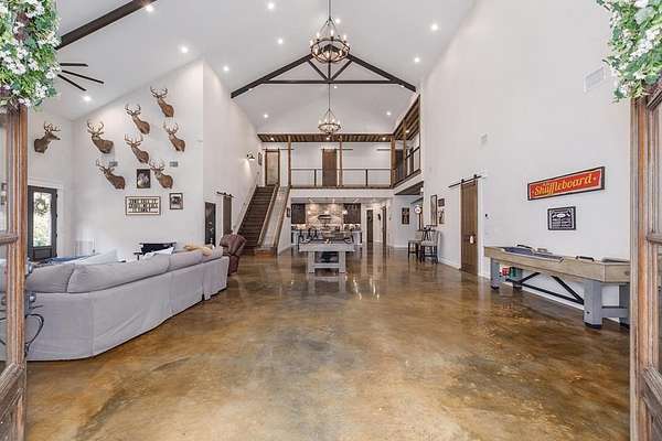 16 Acres of Land with Home for Sale in Hudson, Texas