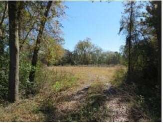 1 Acre of Residential Land for Sale in Lufkin, Texas