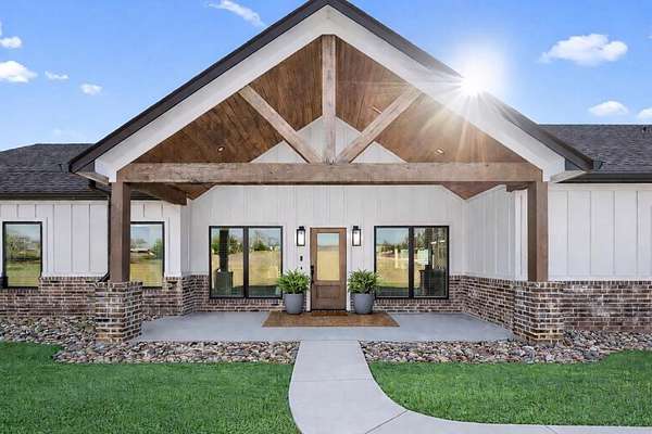 61.2 Acres of Land with Home for Sale in Alto, Texas