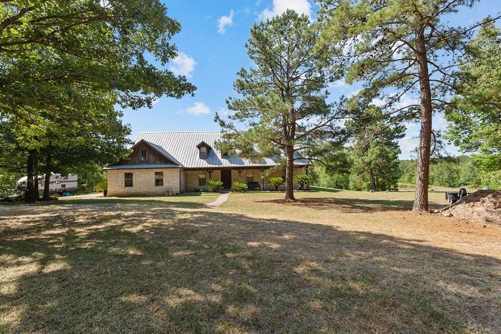 40 Acres of Land with Home for Sale in Lufkin, Texas