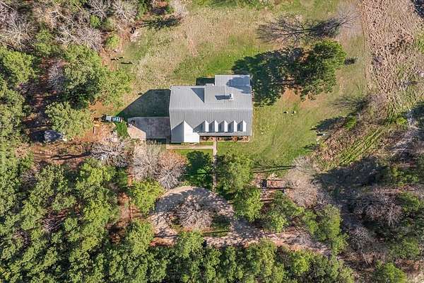 40 Acres of Land with Home for Sale in Lufkin, Texas