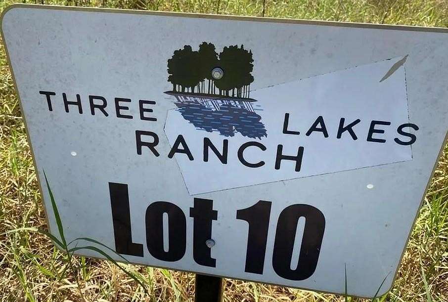 5 Acres of Residential Land for Sale in Centerville, Texas