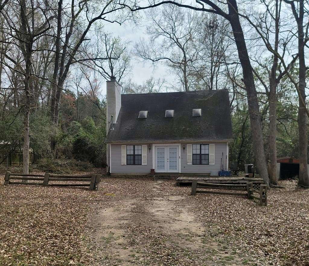 2.84 Acres of Land with Home for Sale in Lufkin, Texas