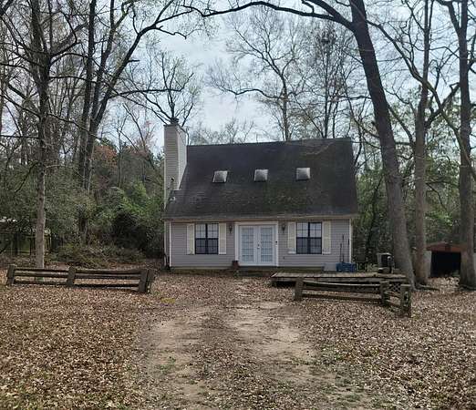 2.84 Acres of Land with Home for Sale in Lufkin, Texas