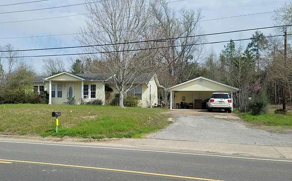 7.5 Acres of Improved Mixed-Use Land for Sale in Lufkin, Texas