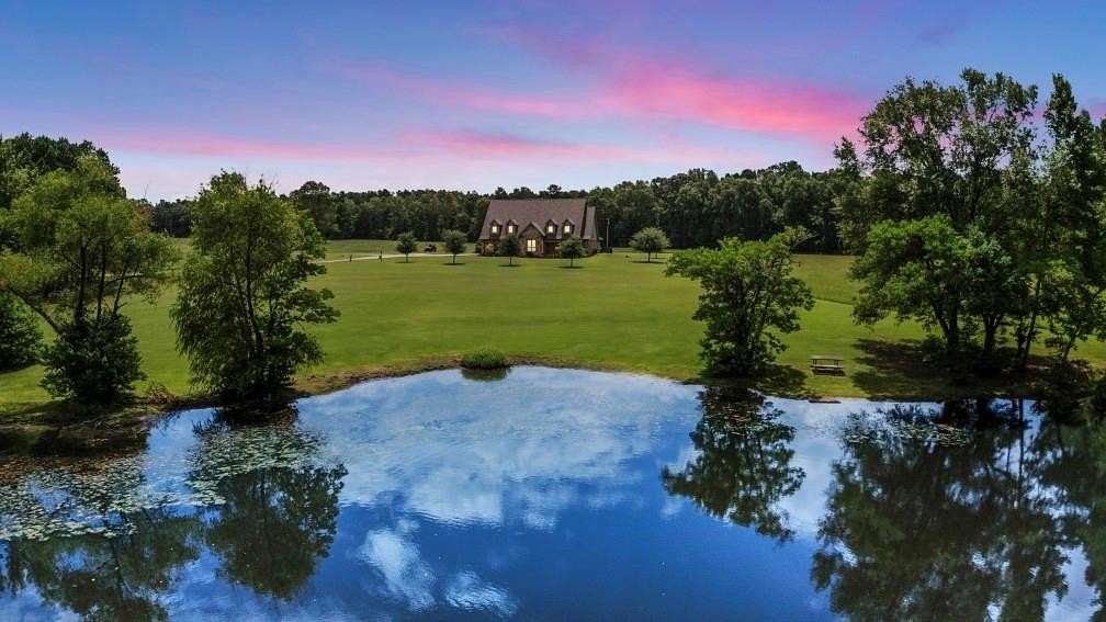 35 Acres of Land with Home for Sale in Center, Texas