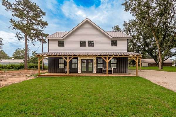 1.5 Acres of Land with Home for Sale in Nacogdoches, Texas