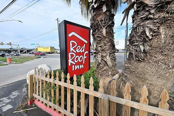 1.65 Acres of Improved Commercial Land for Sale in San Antonio, Texas