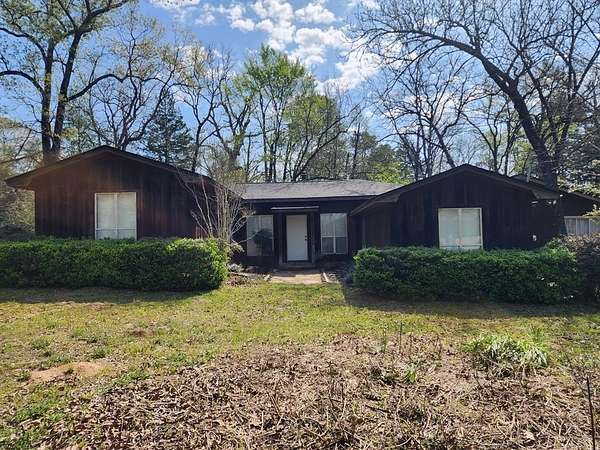 25.6 Acres of Agricultural Land with Home for Sale in Colmesneil, Texas