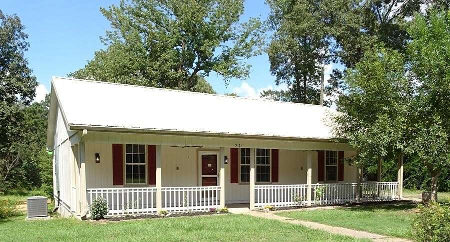 4.66 Acres of Land with Home for Sale in Lufkin, Texas