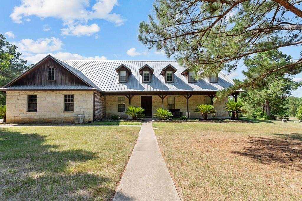 20 Acres of Land with Home for Sale in Lufkin, Texas