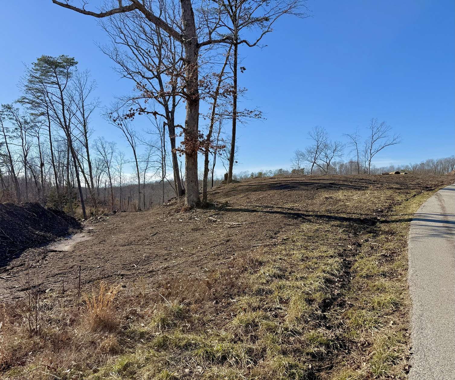 4 Acres of Residential Land for Sale in Irvine, Kentucky