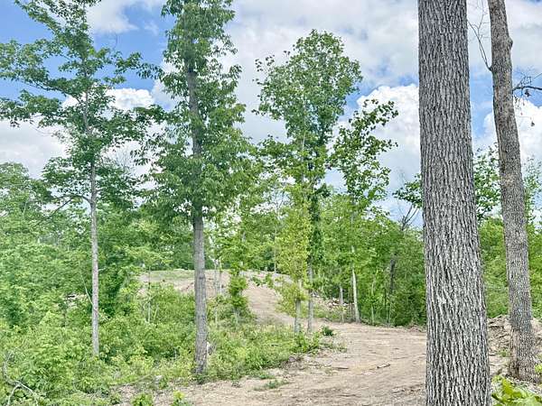 4 Acres of Residential Land for Sale in Irvine, Kentucky