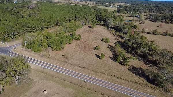 9 Acres of Mixed-Use Land for Sale in Huntington, Texas