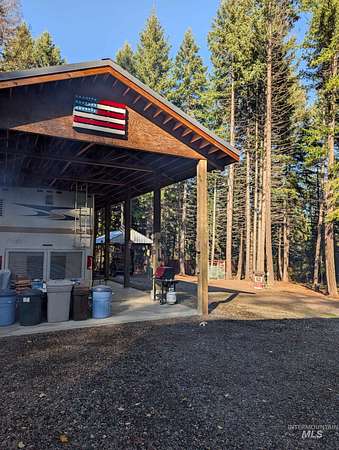4.28 Acres of Land with Home for Sale in Cle Elum, Washington
