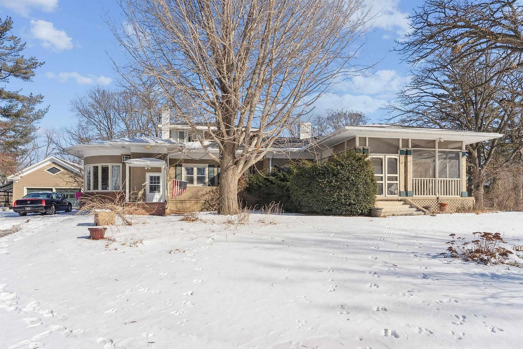 2.1 Acres of Land with Home for Sale in Waterloo, Iowa