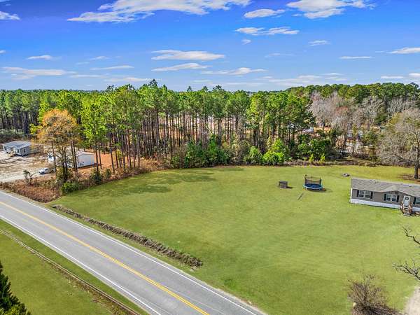 1 Acre of Residential Land for Sale in Galivants Ferry, South Carolina