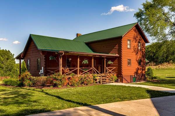 82.8 Acres of Land with Home for Sale in Murfreesboro, Tennessee