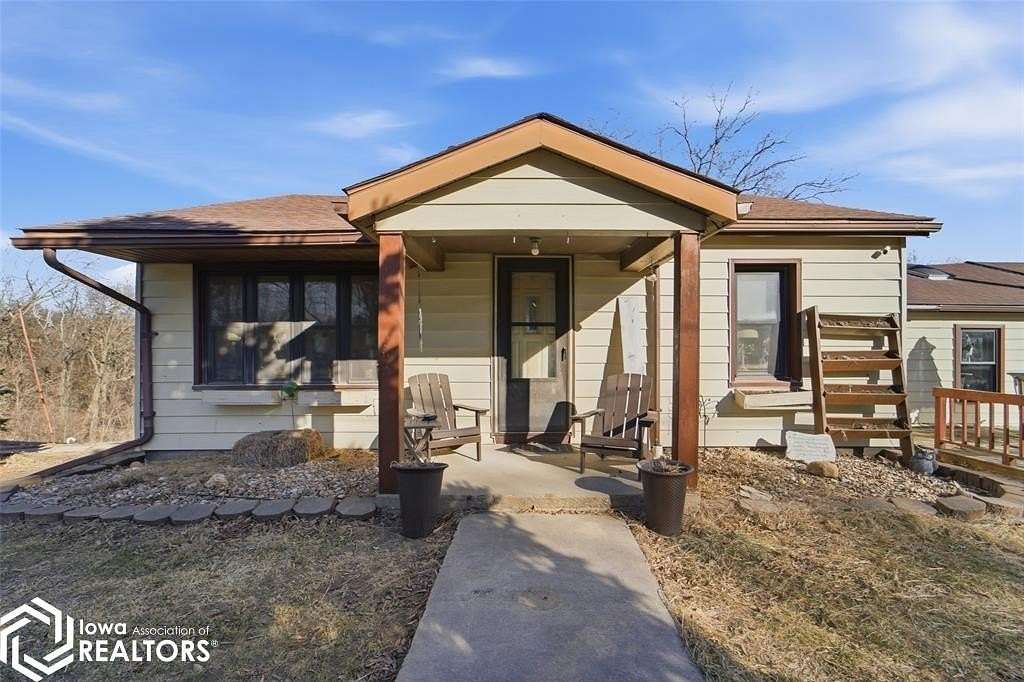 19.5 Acres of Recreational Land with Home for Sale in Ottumwa, Iowa