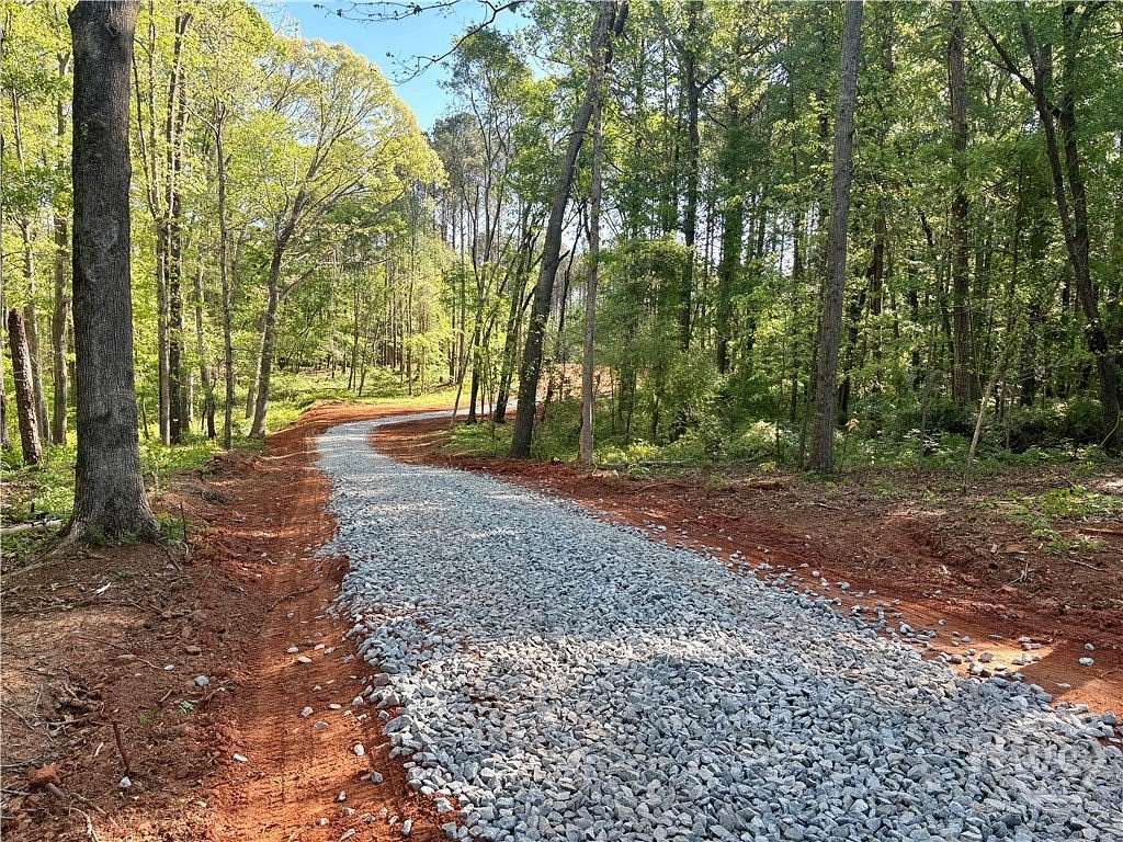 5 Acres of Residential Land for Sale in Bishop, Georgia