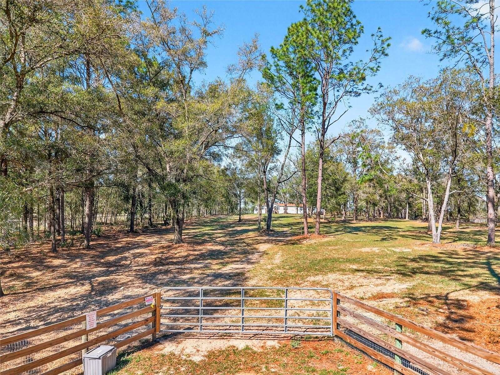 4.83 Acres of Land with Home for Sale in Ocala, Florida