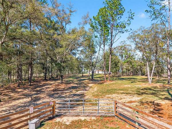 4.83 Acres of Land with Home for Sale in Ocala, Florida