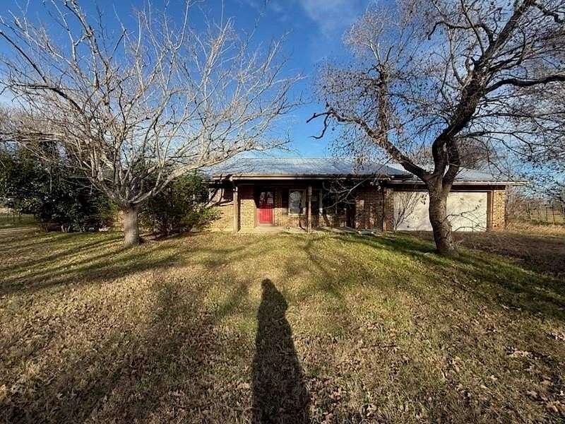 3 Acres of Land with Home for Sale in Fairfield, Texas