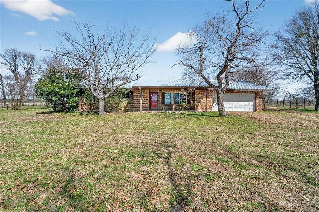 3 Acres of Land with Home for Sale in Fairfield, Texas