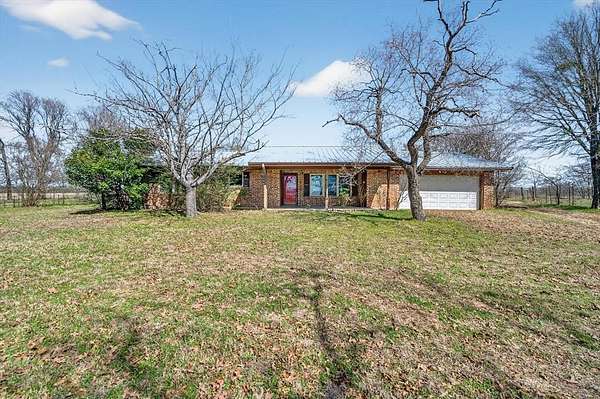 3 Acres of Land with Home for Sale in Fairfield, Texas