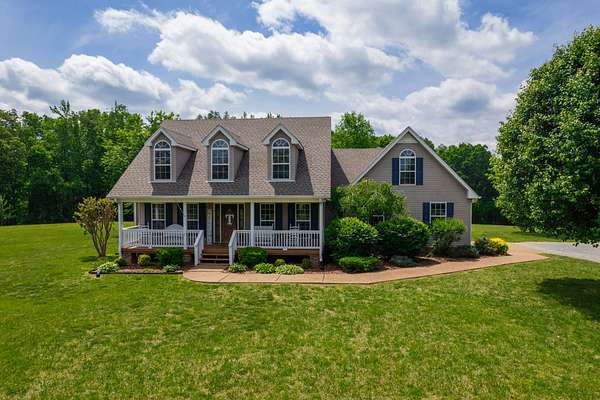 5.32 Acres of Land with Home for Sale in Portland, Tennessee