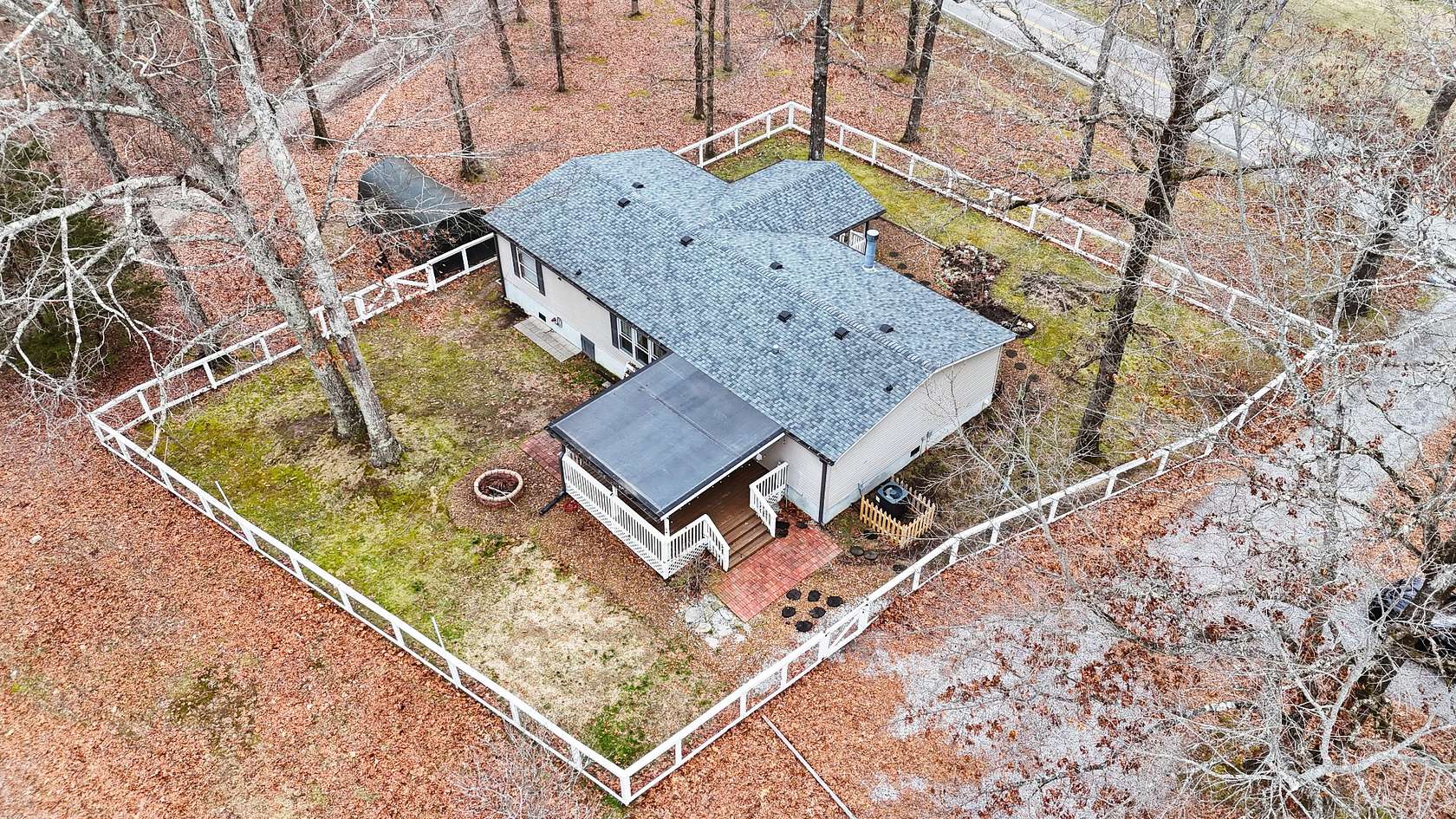 5 Acres of Land with Home for Sale in Franklin, Tennessee