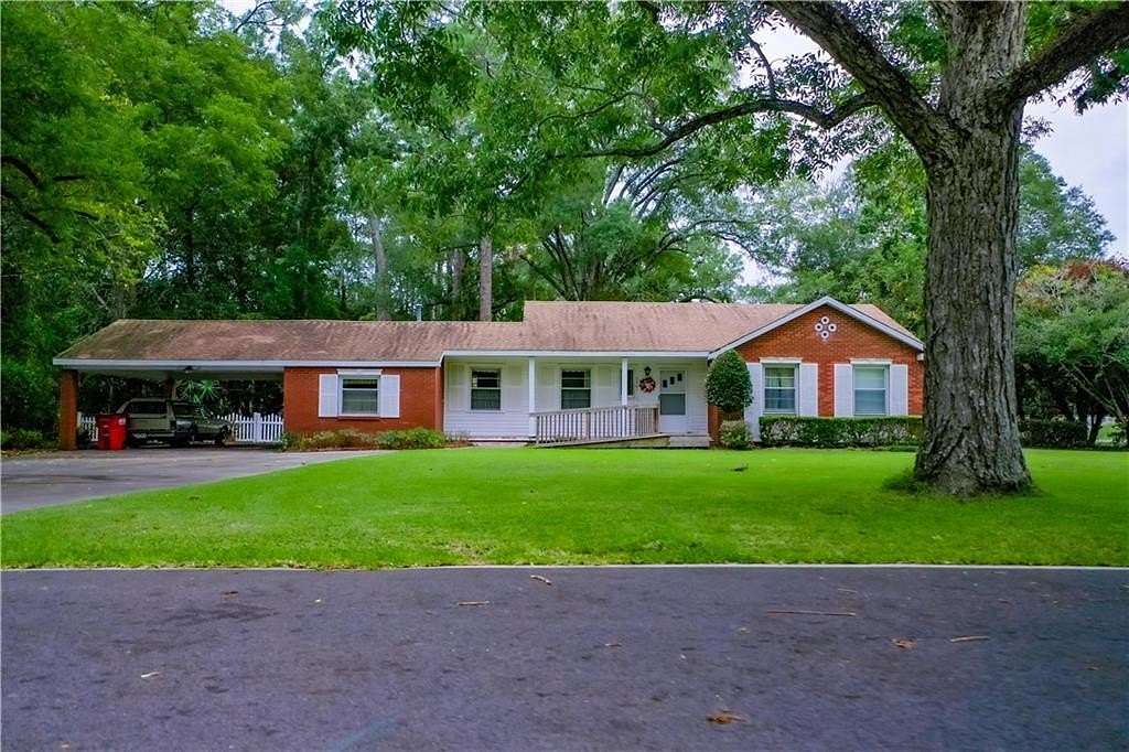 1.76 Acres of Land with Home for Sale in Patterson, Georgia