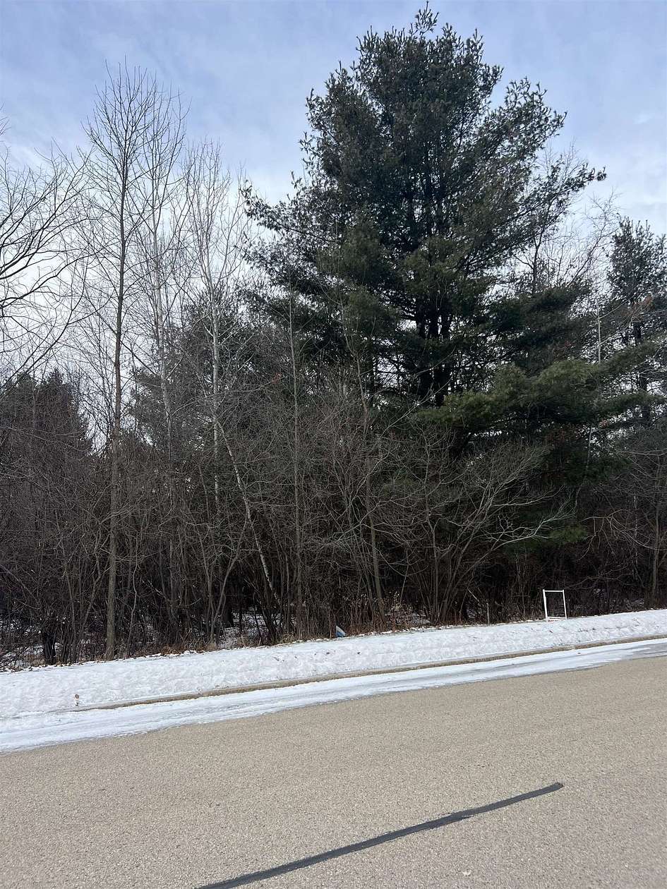 1.64 Acres of Residential Land for Sale in Oconto, Wisconsin
