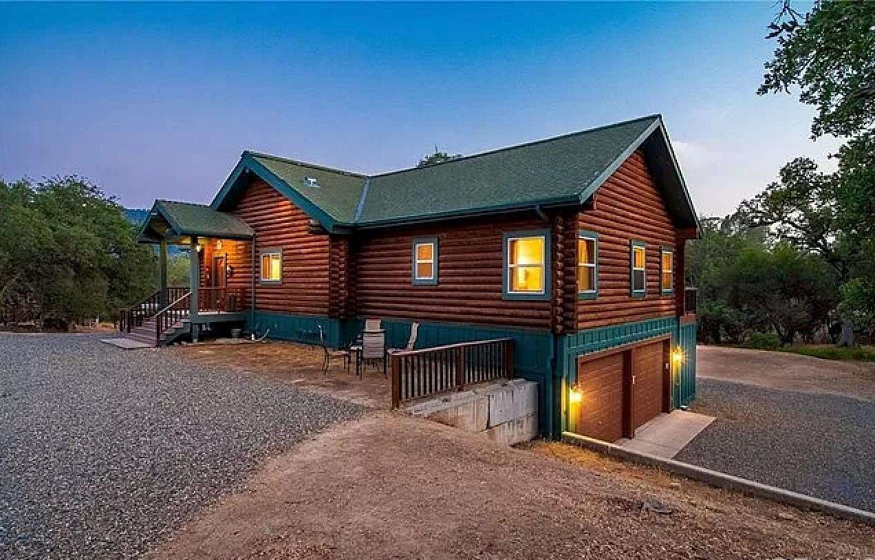 5 Acres of Land with Home for Sale in Mariposa, California