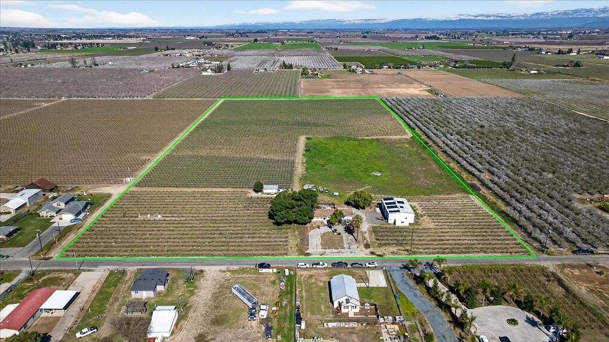 20 Acres of Recreational Land with Home for Sale in Selma, California