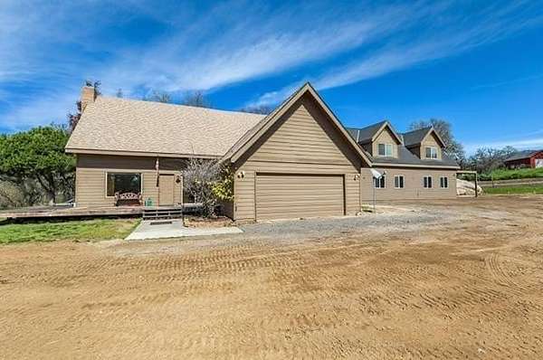 5 Acres of Land with Home for Sale in Prather, California