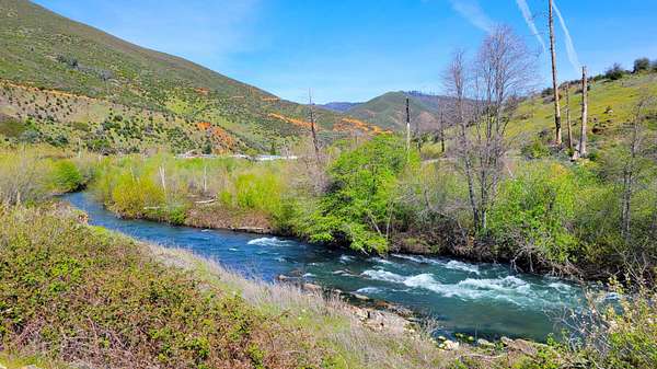 398 Acres of Recreational Land for Sale in French Gulch, California