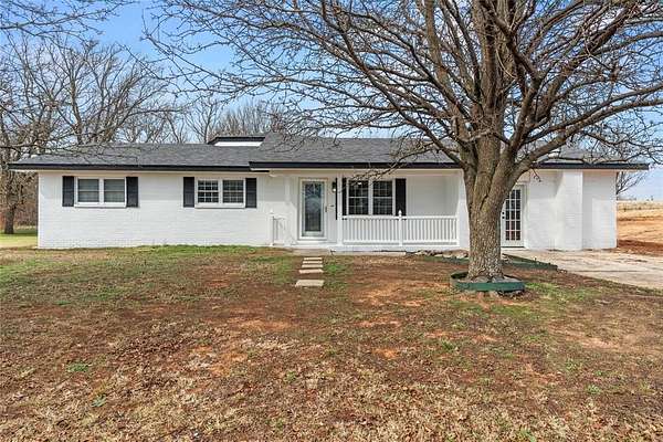 20 Acres of Land with Home for Sale in Elmore City, Oklahoma