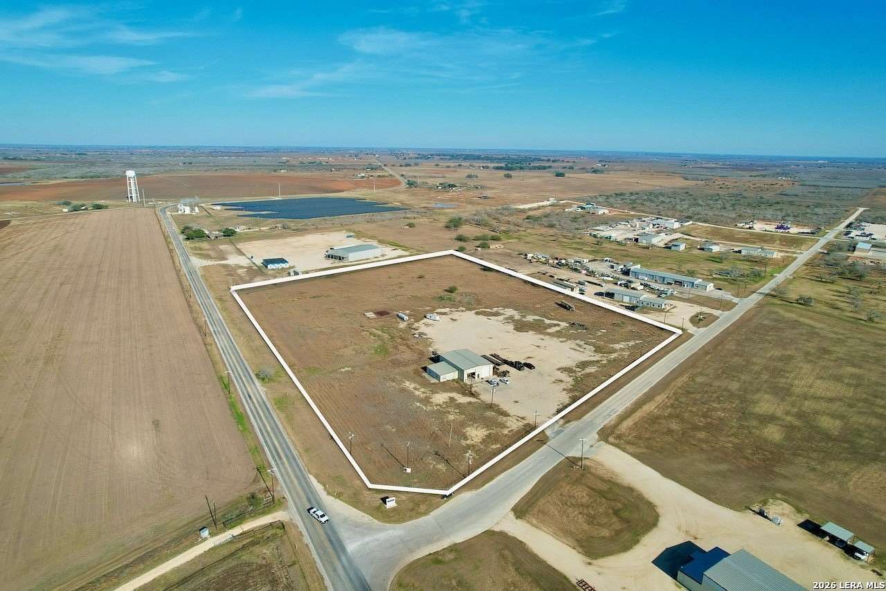 14.4 Acres of Improved Commercial Land for Sale in Floresville, Texas