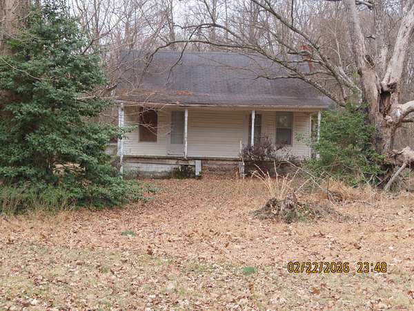 7 Acres of Land with Home for Sale in Trenton, Tennessee