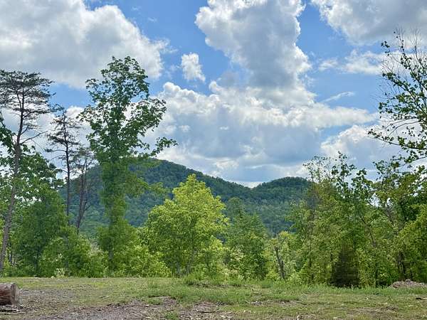 3 Acres of Residential Land for Sale in Irvine, Kentucky