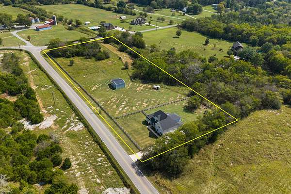 5 Acres of Land with Home for Sale in Lascassas, Tennessee