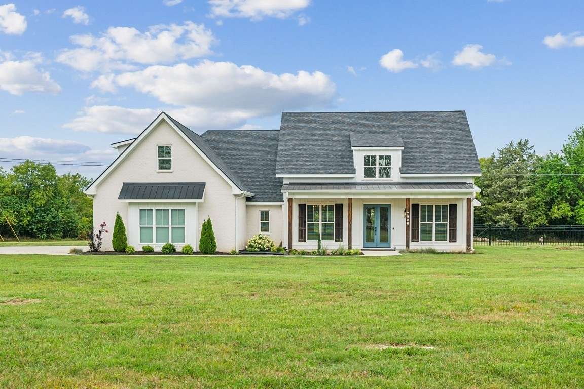 3.14 Acres of Land with Home for Auction in Christiana, Tennessee