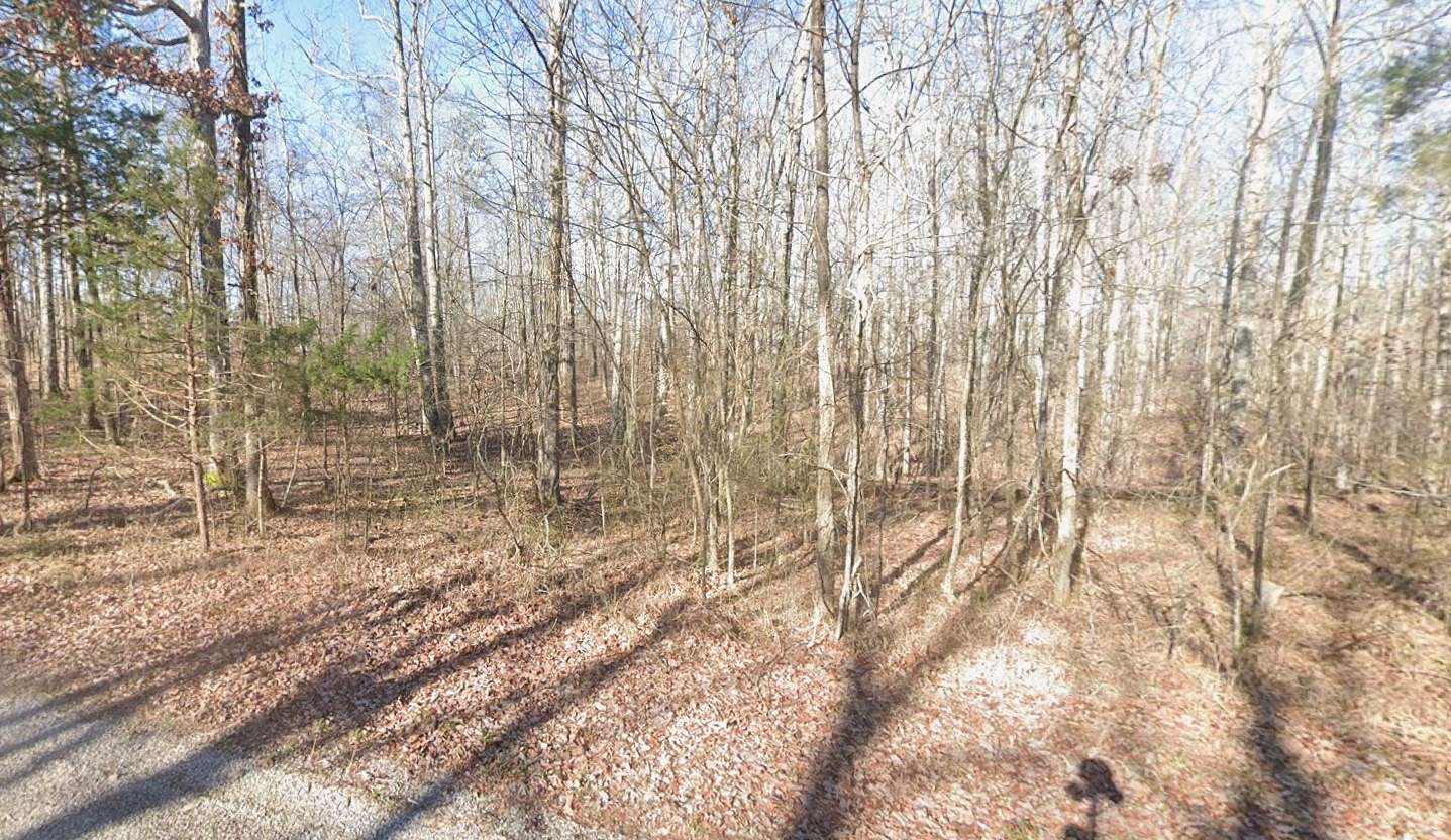 5 Acres of Residential Land for Sale in Savannah, Tennessee