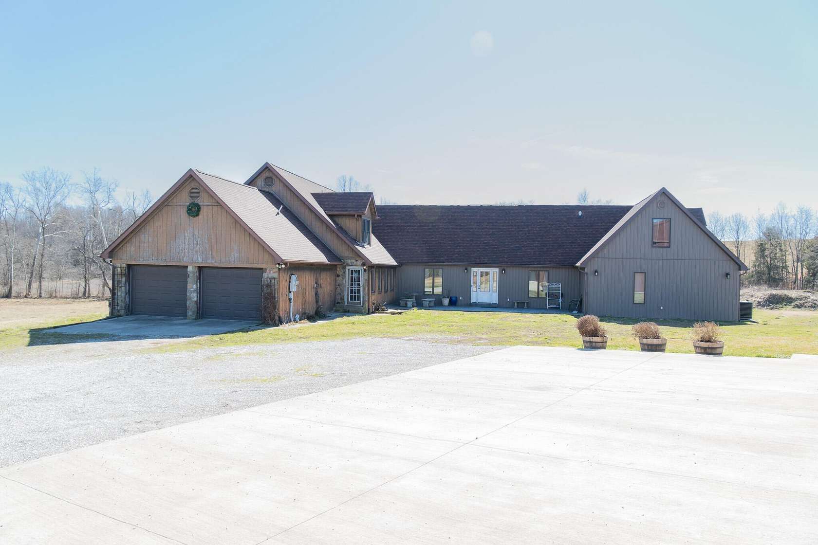 2.66 Acres of Land with Home for Sale in Somerset, Kentucky