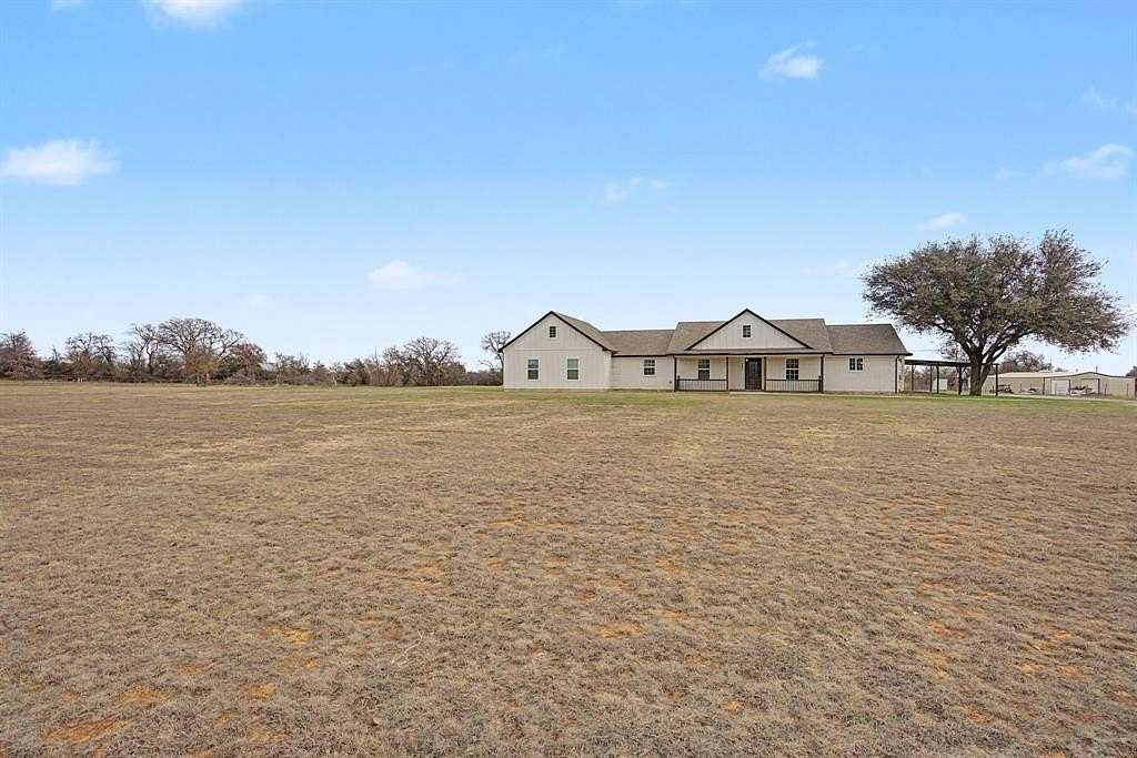 5 Acres of Land with Home for Lease in Decatur, Texas