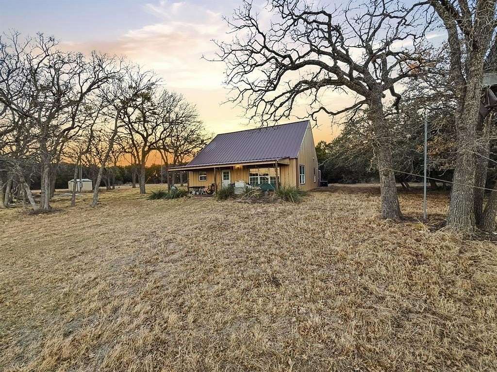 83.5 Acres of Land with Home for Sale in Jonesboro, Texas