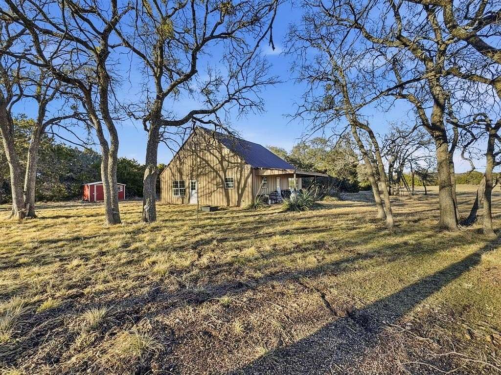 83.5 Acres of Land with Home for Sale in Jonesboro, Texas
