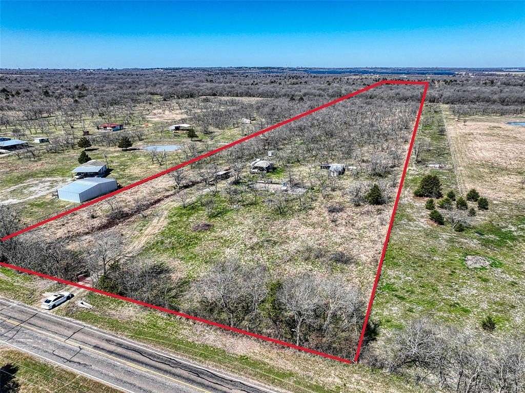 10 Acres of Recreational & Residential Land for Sale in Wortham, Texas